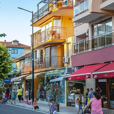 Nessebar's New Town Centre 2-bdr By Flаt Manаger Apartament *